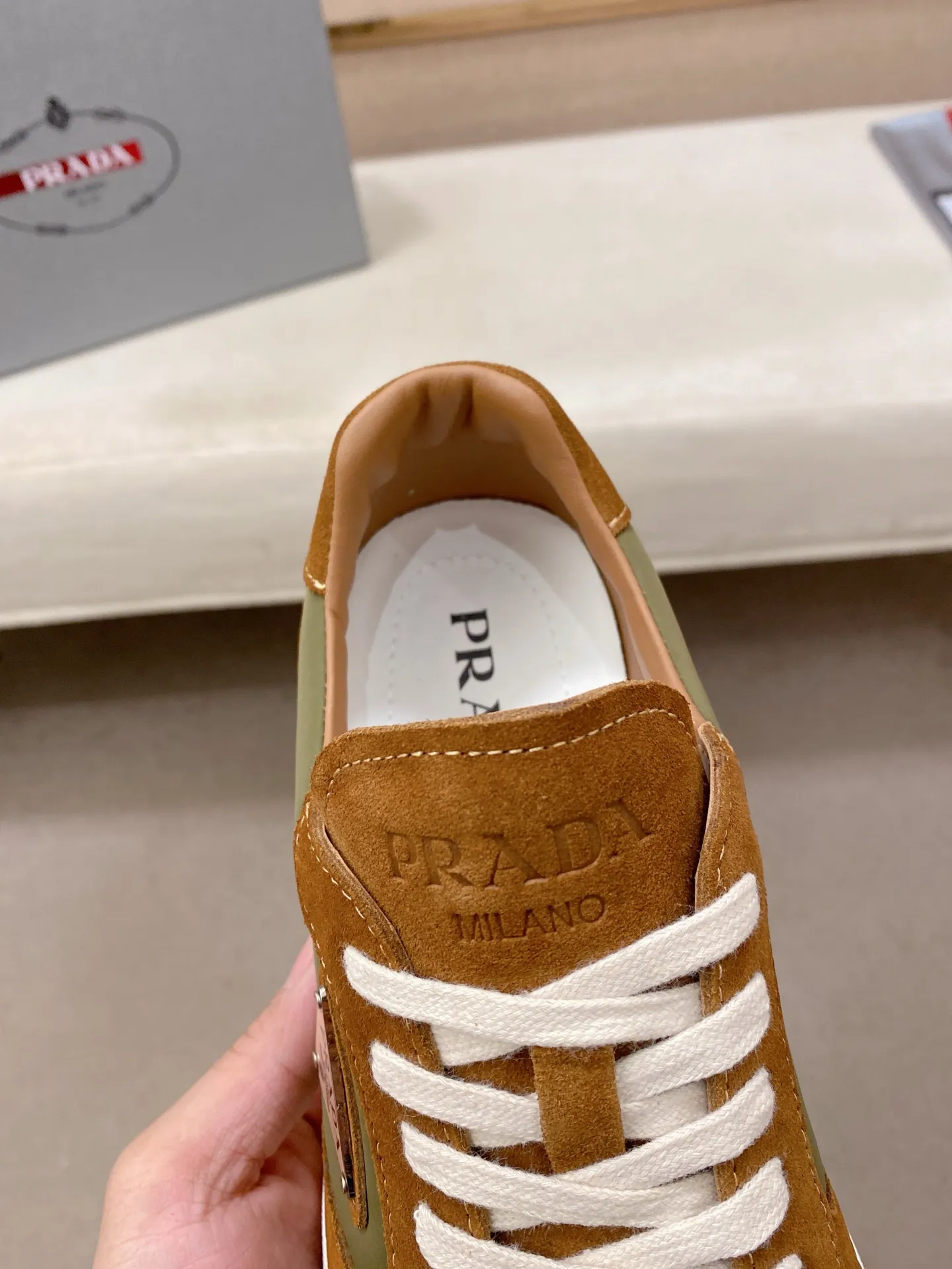 Men's Men's Shoes 💰 620💰 ✔️✔️✔️High version High-quality new PRADA (Prada) counters are launched simultaneously. The new men's shoes and 😘fabrics are selected from first-layer cowhide fabrics. Lining: Imported cowhide leather lining. 👍🏿High-end☄️Open-molded non-slip rubber outsole, exquisite lines, simple and elegant, comfortable and high-end for leisure travel. Code number: 38 to 45